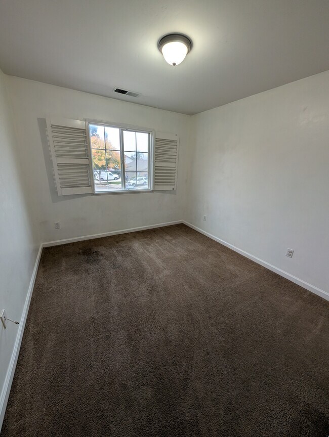 Building Photo - 3200 S Jensen Ct