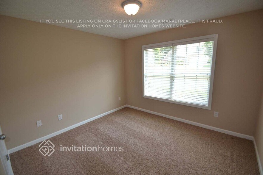 Building Photo - 3506 Bridle Brook Dr NE