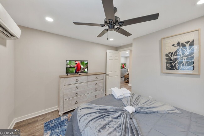 Building Photo - 243 N Georgia Ave