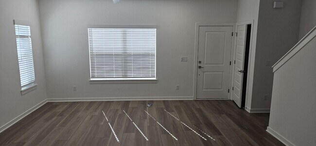 Building Photo - 1378 W Mt Comfort Rd