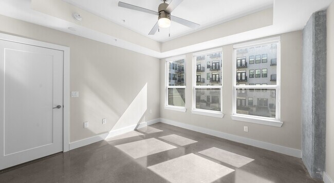 Building Photo - Stylish Apt, Sweet Deal – Up to 1 Month Free!
