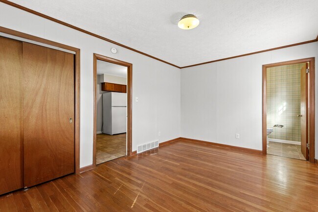 Building Photo - 2125 Talisman Rd