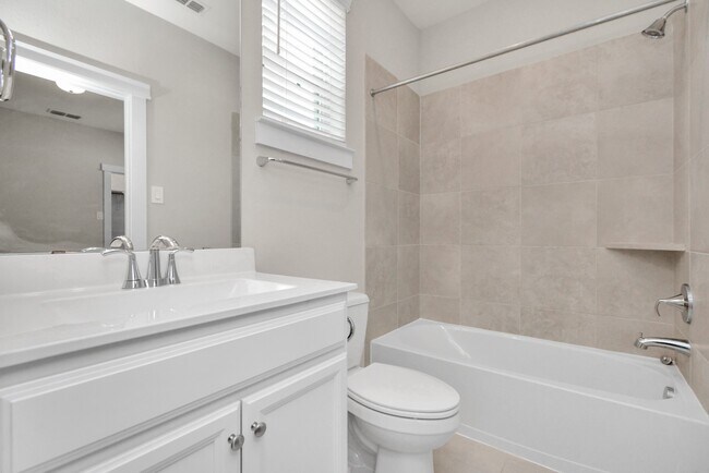 Building Photo - 731 Strawberry Pines Ct