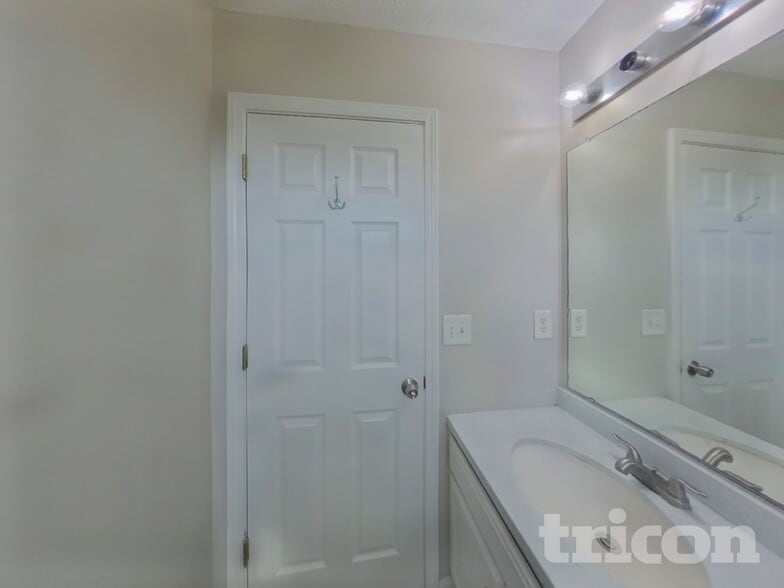 Building Photo - 5544 Frontier Ct