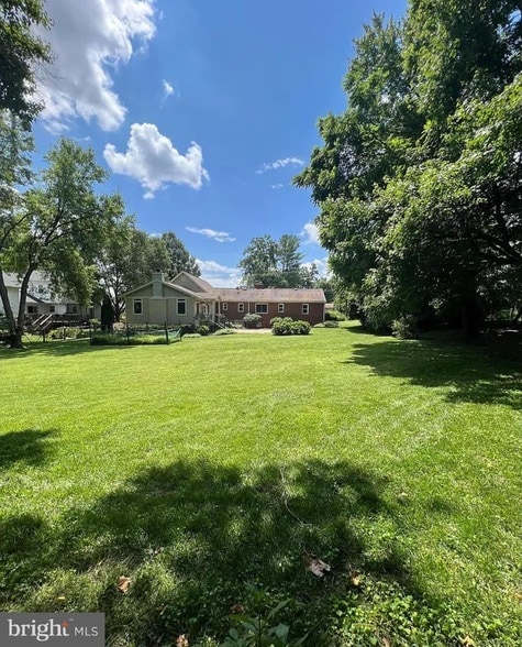 Building Photo - 10512 Norman Ave