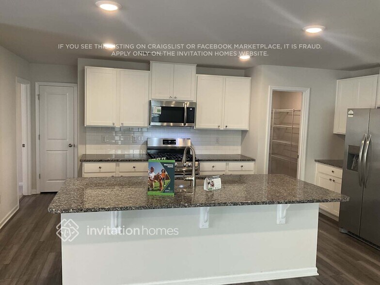 Building Photo - 121 Hazelnut Wy