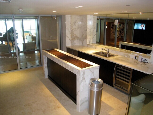 Building Photo - 900 Biscayne Blvd