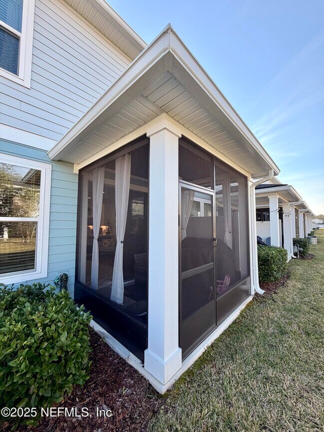 Building Photo - 293 Pine Bluff Dr