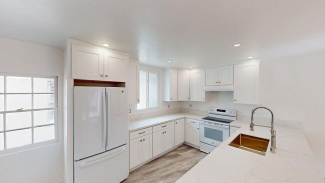 Building Photo - 750 F Ave