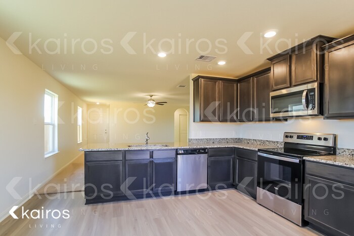 Building Photo - 5815 Littoral Rd