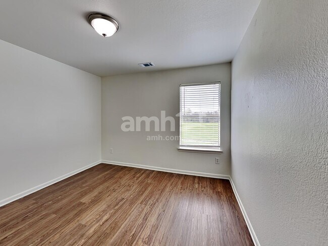 Building Photo - 15431 Kellerwood Dr