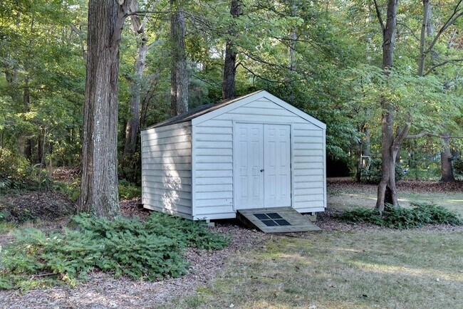 Building Photo - Beautiful Home on Quiet Cul-de-sac