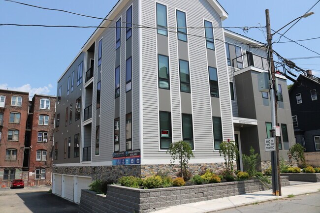 Building Photo - 16-18 Highgate St. Unit 101