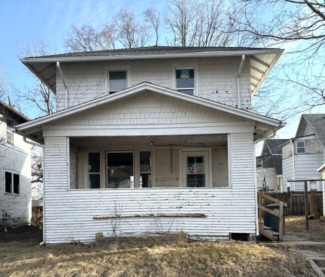 Building Photo - 3 Bedroom, 1 bathroom home in Waterloo, IA