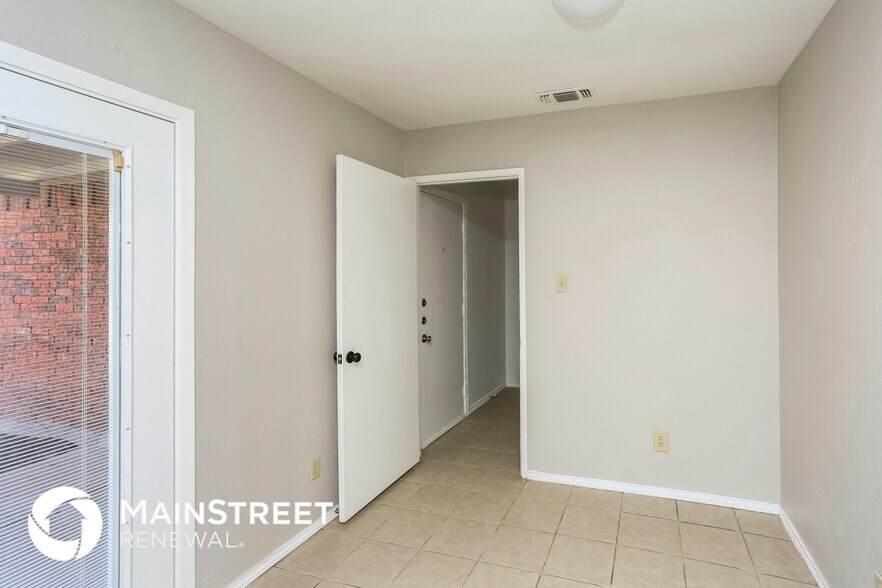 Building Photo - 2122 Stockton Trail