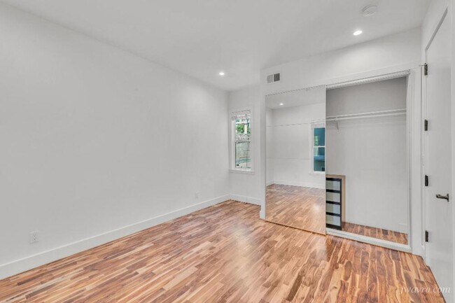 Building Photo - 1121 Folsom St
