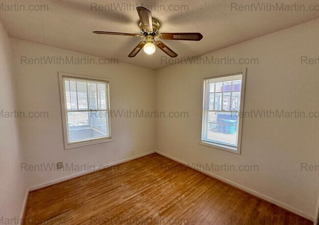 Building Photo - 1917 W 3rd St