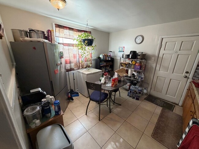 Building Photo - 3212 Barton Ave