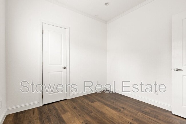 Building Photo - 144 Larkwood Cir