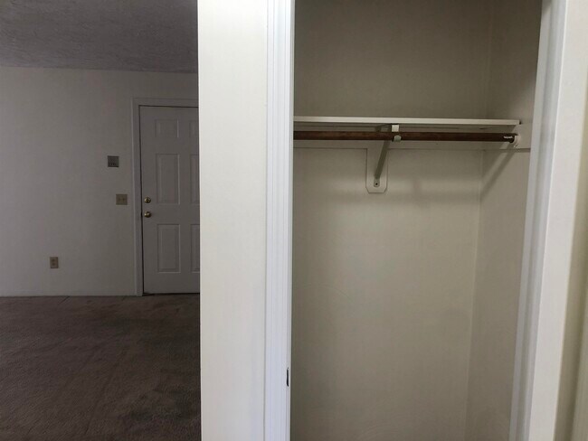 Building Photo - 385 Huse Rd