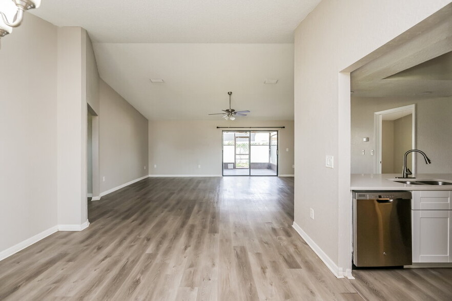 Building Photo - 7344 Ashmore Dr