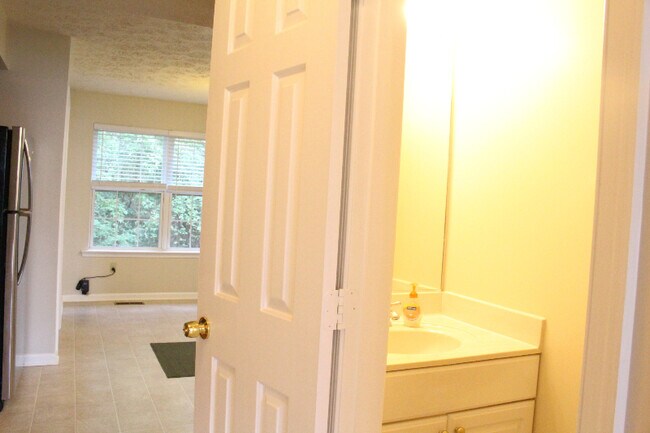 Building Photo - 64 Melanie Hollow Ln