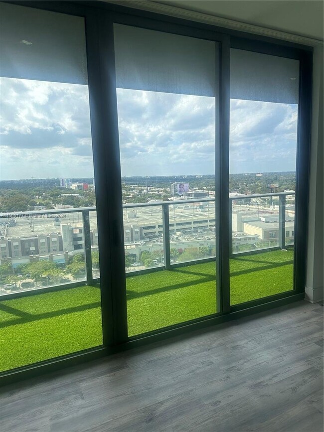 Building Photo - 121 Northeast 34th Street Apt #1416, Miami...
