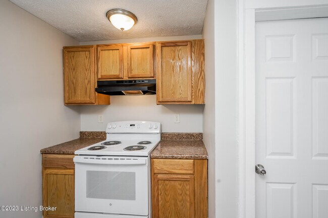 Building Photo - 1821 W Lee St