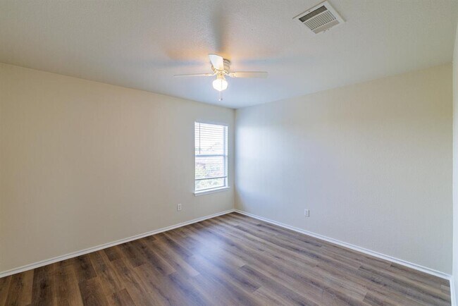 Building Photo - 157 Brickyard Ln