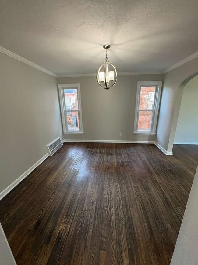 Building Photo - Charming University Heights Home Near Shops & Dining