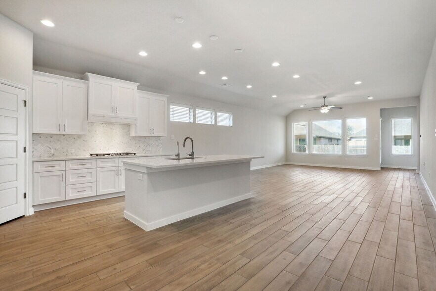 Building Photo - 4141 Presidio Ln