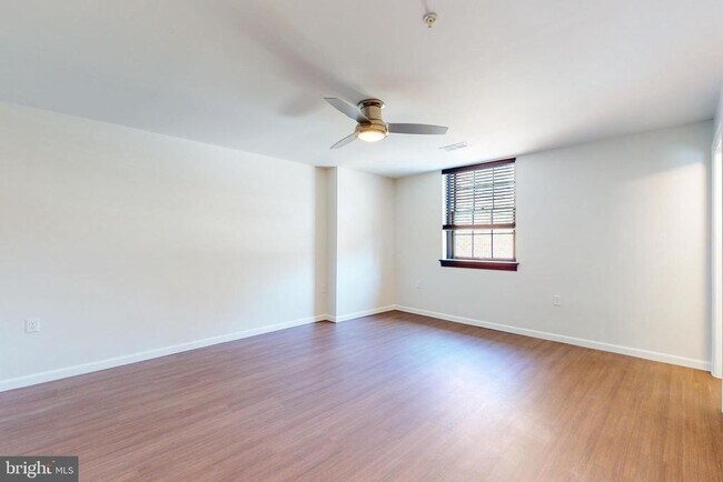 Building Photo - 210 E Boscawen St