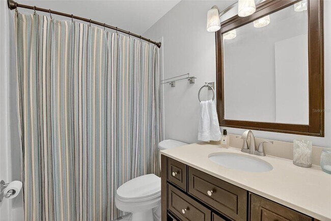 Building Photo - 650 Pinellas Point Dr S