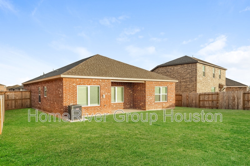 Building Photo - 14017 Freeboard Dr