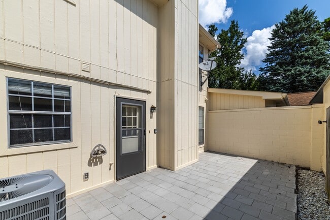 Building Photo - 7914 Gleason Dr NW