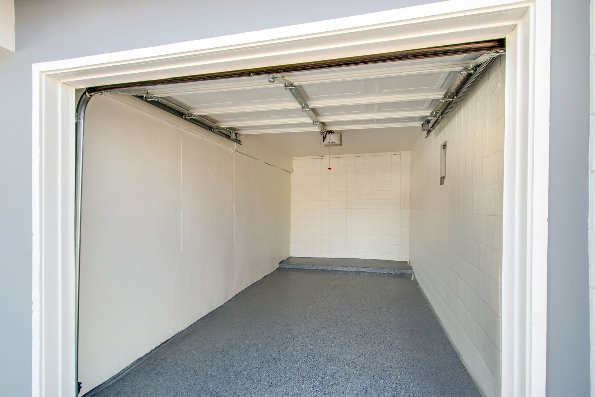 Building Photo - 13846 Moorpark St