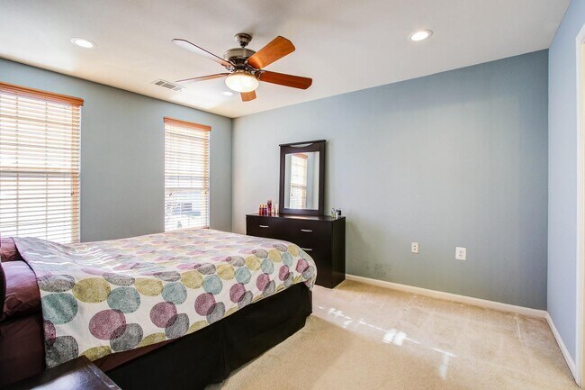 Building Photo - 8114 Anna Ct