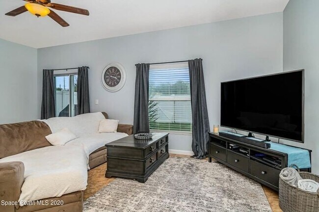 Building Photo - End Unit in Lake Washington Townhomes!!