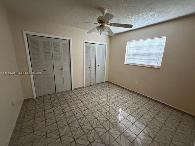 Building Photo - 3112 SW 17th St