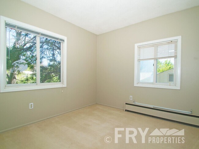 Building Photo - Great Home in Wellshire Neighborhood