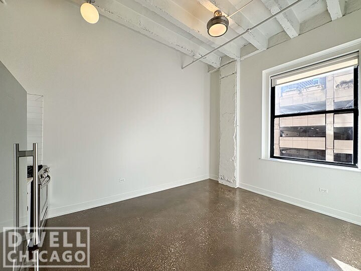 Building Photo - 20 E Adams St