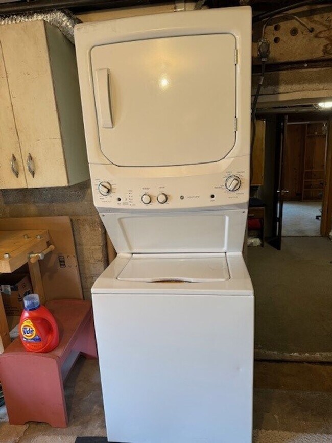 Building Photo - Quiet 1-Bedroom Garden-Level Apartment near CU