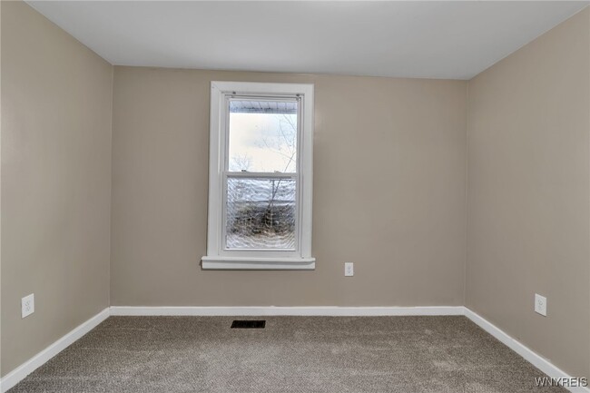 Building Photo - 114 Sawyer Ave