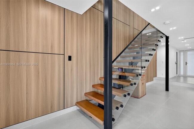 Building Photo - 3830 NE 171 St