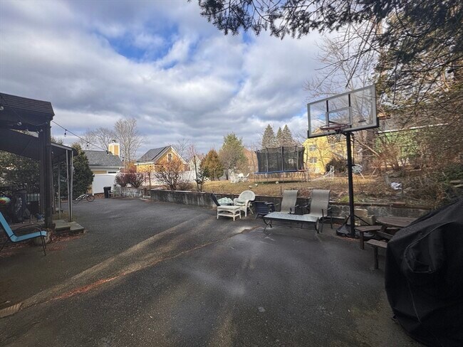 Building Photo - 10-12-12 Webster St