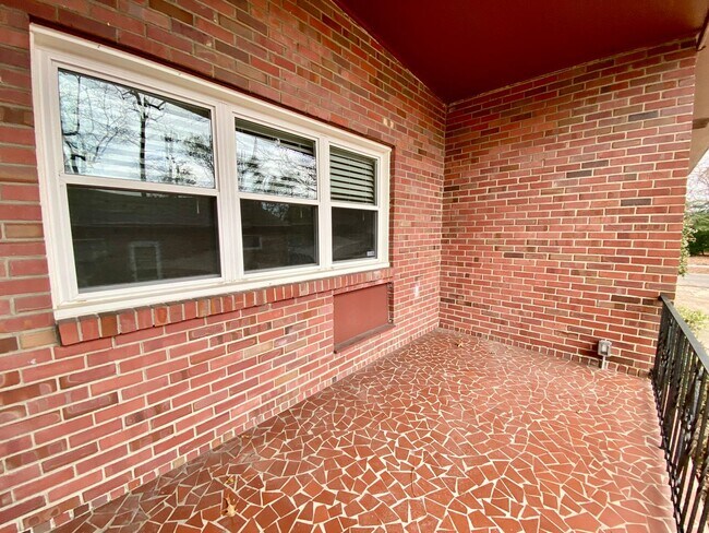 Building Photo - Ready 02-23-26!! Reserved Parking, Pet Friendly - Centrally Located Near Several Bases & Intersta...