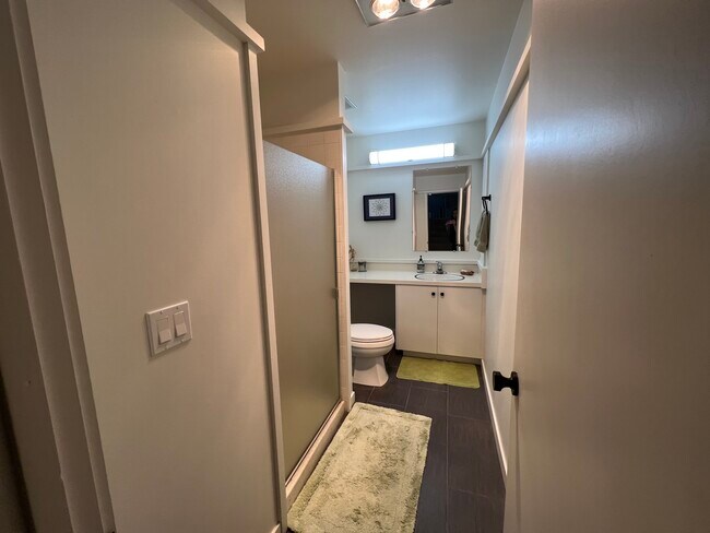 Building Photo - 15 Sulgrave Ln