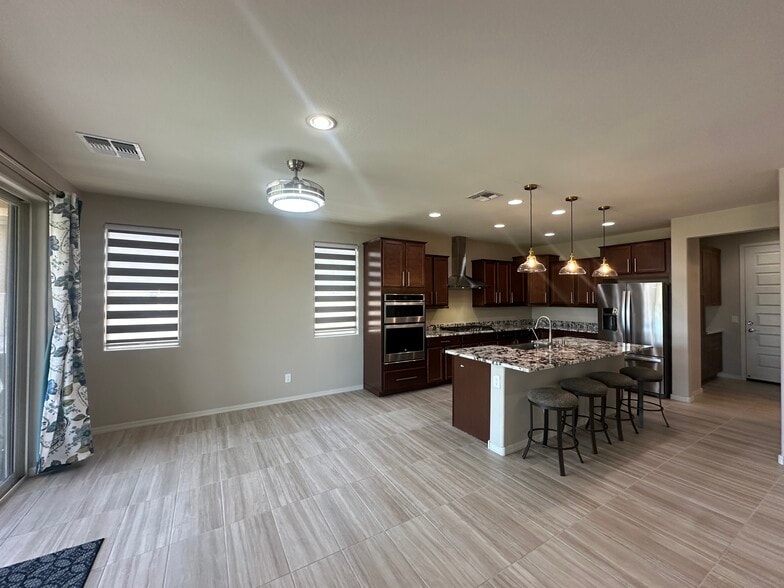 Building Photo - 2518 W Novak Way