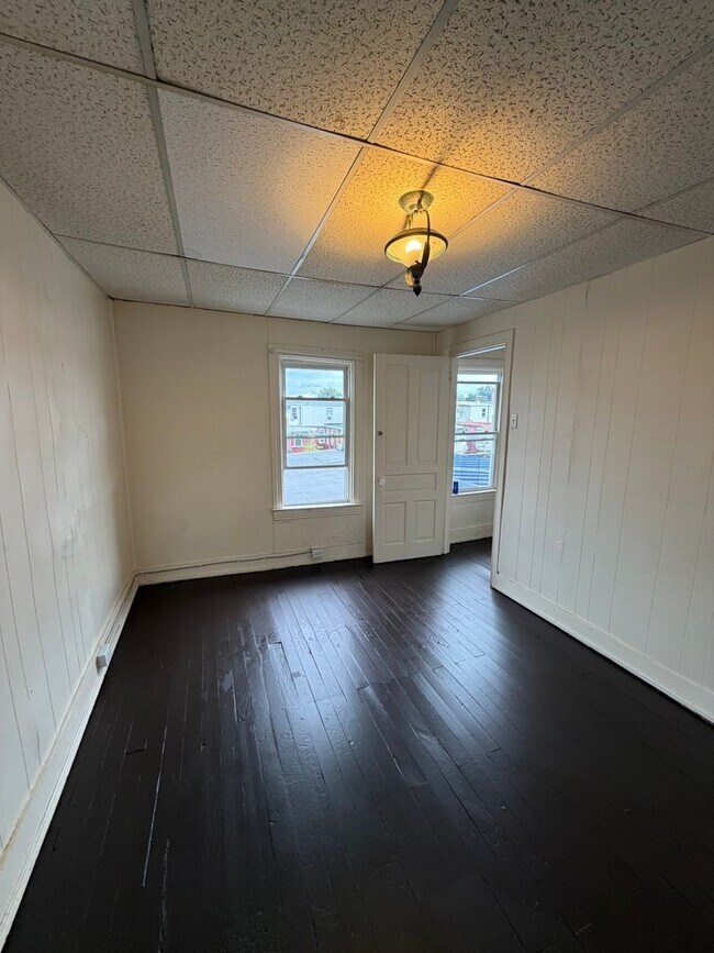 Building Photo - 741 W Princess St