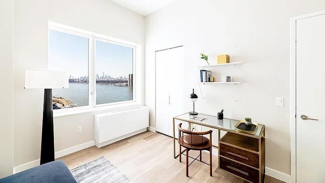 Building Photo - 2 bedroom in LONG ISLAND CITY NY 11101